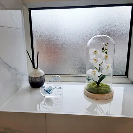 Cozy 2br Free Parking & Wifi Pets Welcome * Leeds (West Yorkshire)