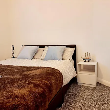 Cozy 2br Free Parking & Wifi Pets Welcome Apartment *
