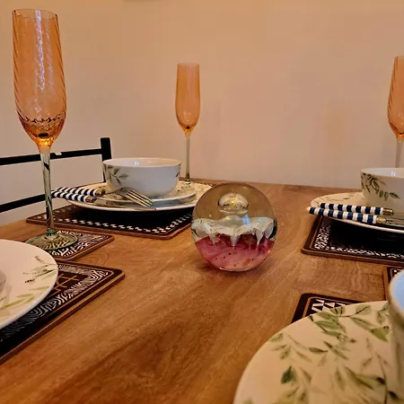 Apartment Cozy 2br Free Parking & Wifi Pets Welcome *