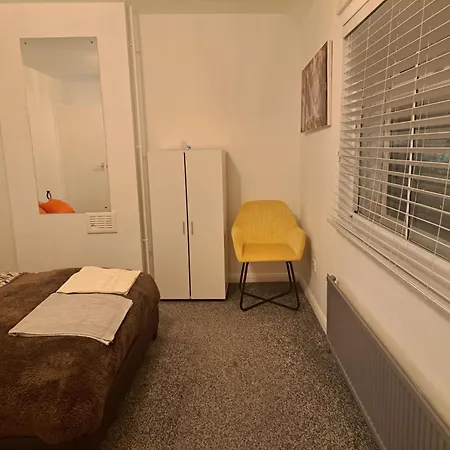 Cozy 2br Free Parking & Wifi Pets Welcome