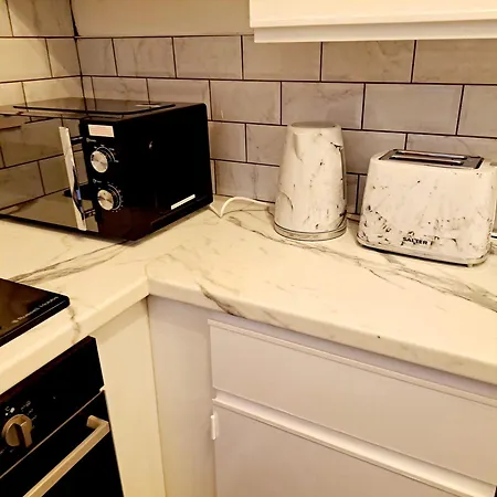 Cozy 2br Free Parking & Wifi Pets Welcome *