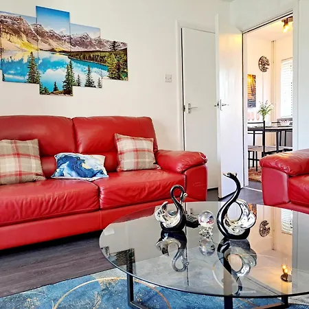 Cozy 2br Free Parking & Wifi Pets Welcome * Leeds (West Yorkshire)