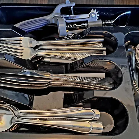 Cozy 2br Free Parking & Wifi Pets Welcome Apartment