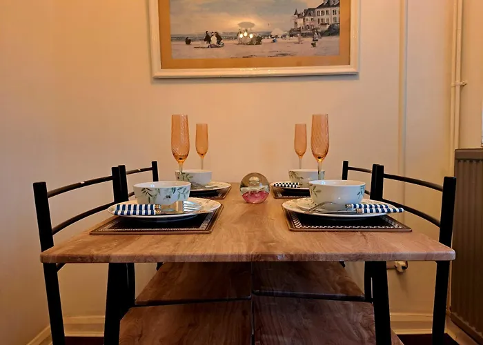 Cozy 2br Free Parking & Wifi Pets Welcome Apartment *