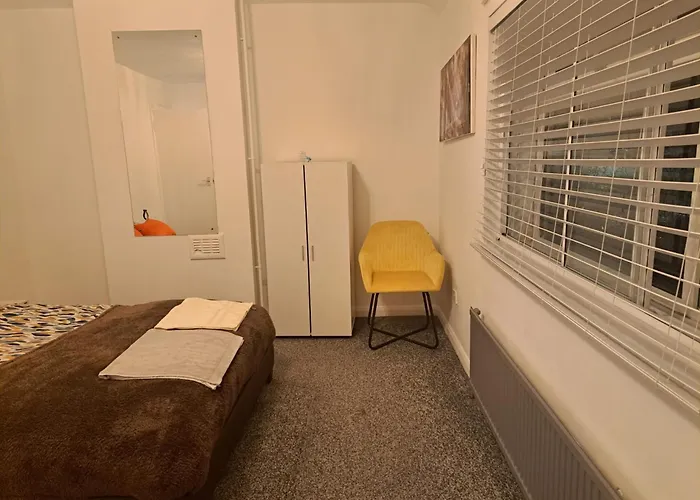 Cozy 2br Free Parking & Wifi Pets Welcome