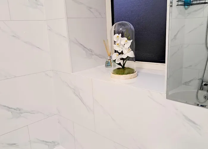 Cozy 2br Free Parking & Wifi Pets Welcome