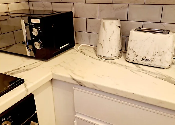 Cozy 2br Free Parking & Wifi Pets Welcome *