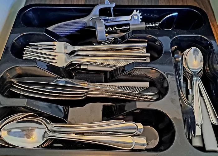 Cozy 2br Free Parking & Wifi Pets Welcome アパート