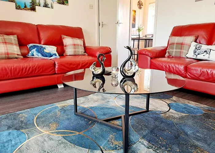 Cozy 2br Free Parking & Wifi Pets Welcome Apartment Leeds (West Yorkshire)