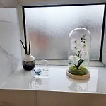 Cozy 2br Free Parking & Wifi Pets Welcome * Leeds